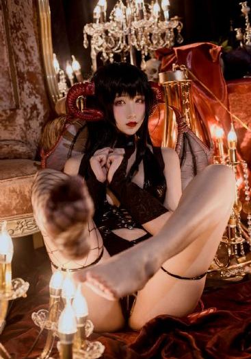 情侣租房被楼上男子两次开锁进门