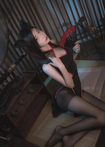 闪耀的她