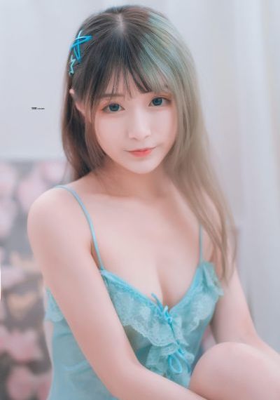 女子自称长得好看不想排队