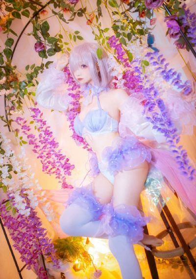 漂亮的女邻居2
