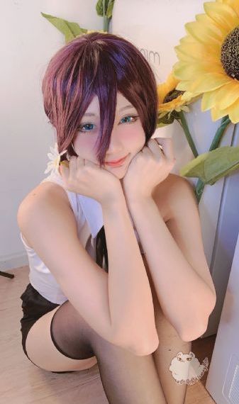 19岁女大学生撞脸孙颖莎被求合影