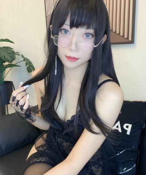 洪真英