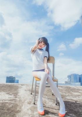 小奶瓶(产奶)晨晨爱吃萝卜