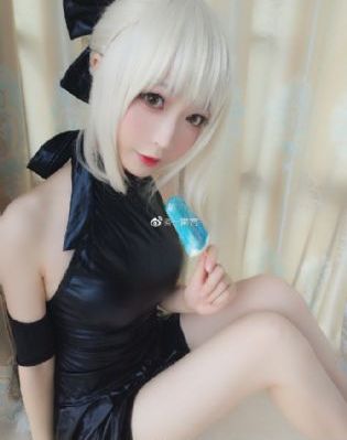 黑寡妇扮演者